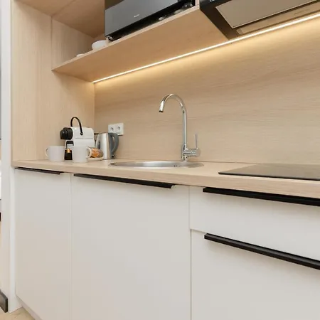Апартаменты Comfy Targowa Next To Pge Narodowy By Renters *