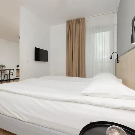Апартаменты Comfy Targowa Next To Pge Narodowy By Renters Варшава